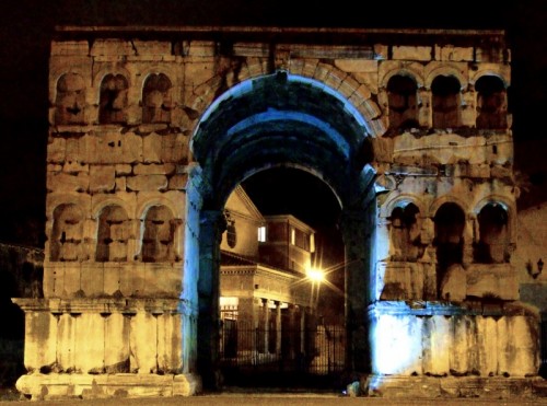 Visita serale alle radici di Roma. Foro Boario, Foro Olitorio, Area Sacra di S. Omobono, il Velabrum. 